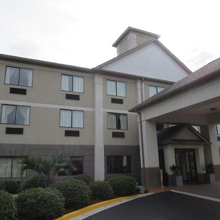 Baymont By Wyndham Columbia Fort Jackson Exterior foto