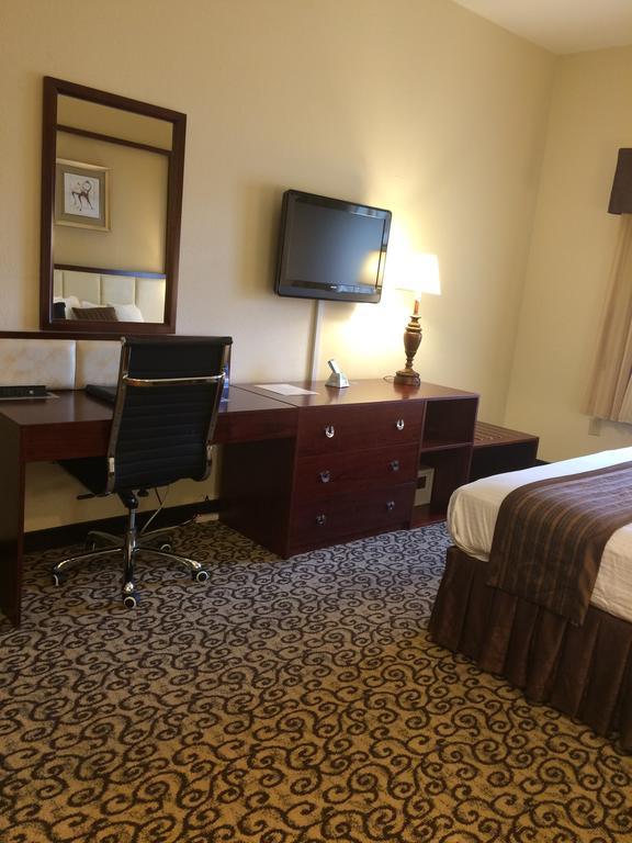 Baymont By Wyndham Columbia Fort Jackson Exterior foto